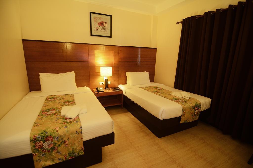 Buma Subic Hotel And Restaurant Olongapo Chambre photo