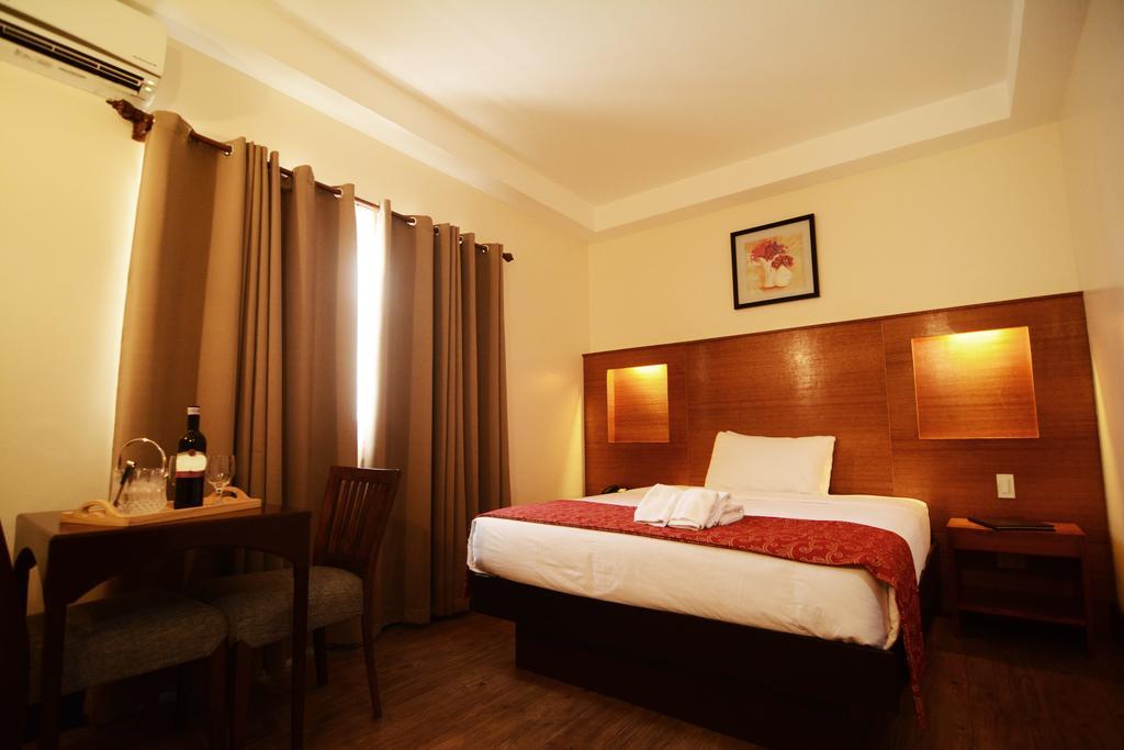 Buma Subic Hotel And Restaurant Olongapo Chambre photo